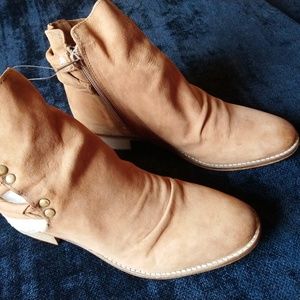 Free People NWOT leather Landslide Ankle boots sz8